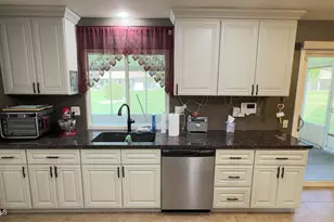 9814 W Shasta Dr, Sun City, AZ 85351 - Photo 4