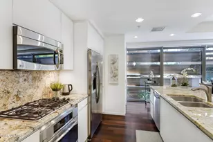 7121 E Rancho Vista Dr, Scottsdale, AZ 85251 - Photo 12