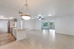 13620 N Hawthorn Dr, Sun City, AZ 85351 - Photo 10