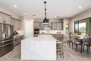 544 E Amber Sun Dr, Phoenix, AZ 85086 - Photo 4