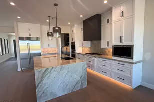 544 E Amber Sun Dr, Phoenix, AZ 85086 - Photo 4