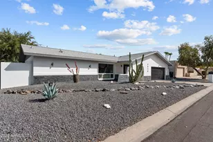 2818 E Malapai Dr, Phoenix, AZ 85028 - Photo 36