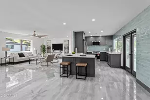 2818 E Malapai Dr, Phoenix, AZ 85028 - Photo 6