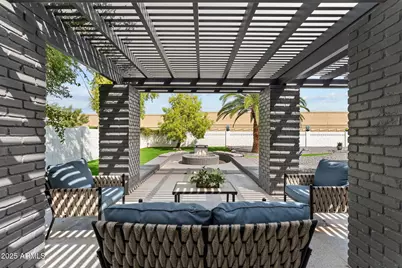 2818 E Malapai Drive, Phoenix, AZ 85028 - Photo 16