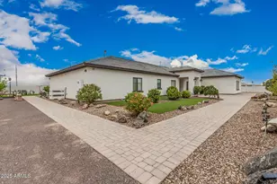 2817 S 195th Ln, Buckeye, AZ 85326 - Photo 8