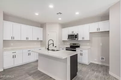 10005 W Mission Drive, Arizona City, AZ 85123 - Photo 12