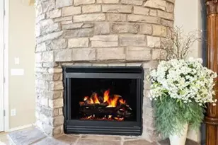 1928 W Spur Dr, Phoenix, AZ 85085 - Photo 2