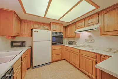 17404 N 99th Avenue #214, Sun City, AZ 85373 - Photo 8