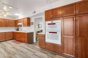 13409 N Emberwood Dr, Sun City, AZ 85351 - Photo 2