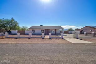 3935 N Del Monte Dr, Eloy, AZ 85131 - Photo 1