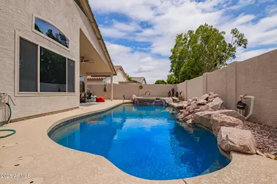 10001 W Potter Drive, Peoria, AZ 85382 - Photo 32