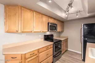 10410 N Cave Creek Rd, Phoenix, AZ 85020 - Photo 14