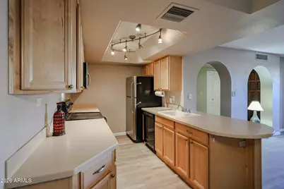 10410 N Cave Creek Road #1011, Phoenix, AZ 85020 - Photo 8