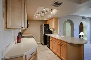10410 N Cave Creek Rd, Phoenix, AZ 85020 - Photo 8