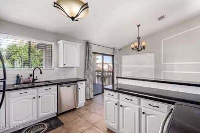 3302 E Hiddenview Drive, Phoenix, AZ 85048 - Photo 6