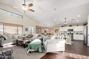 2123 S Bristol Dr, Mesa, AZ 85209 - Photo 14