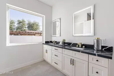 707 E Ocotillo Road, Phoenix, AZ 85014 - Photo 32