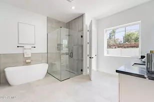 707 E Ocotillo Rd, Phoenix, AZ 85014 - Photo 30