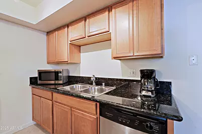 740 W Elm Street #116, Phoenix, AZ 85013 - Photo 8