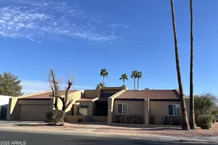 1923 W Nopal Cir, Mesa, AZ 85202 - Photo 2