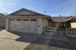 10461 W Wininger Cir, Sun City, AZ 85351 - Photo 2