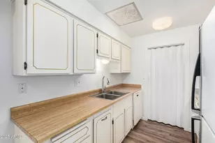 10815 W Santa Fe Dr, Sun City, AZ 85351 - Photo 12