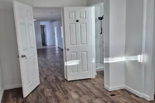 7300 N 51st Ave, Glendale, AZ 85301 - Photo 6