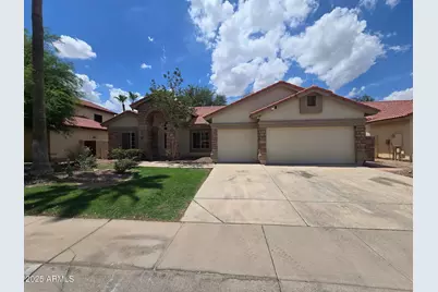 11233 W Olive Drive, Avondale, AZ 85392 - Photo 1