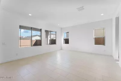 7670 W Crabapple Drive, Peoria, AZ 85383 - Photo 10