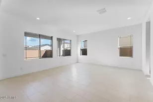 7670 W Crabapple Dr, Peoria, AZ 85383 - Photo 10