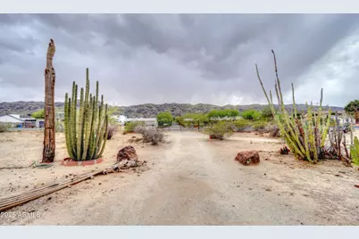 2212 E South Mountain Avenue #5, Phoenix, AZ 85042 - Photo 12