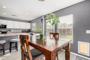 11737 W Robin Dr, Sun City, AZ 85373 - Photo 4