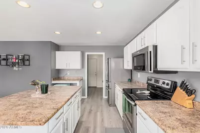 11737 W Robin Drive, Sun City, AZ 85373 - Photo 2