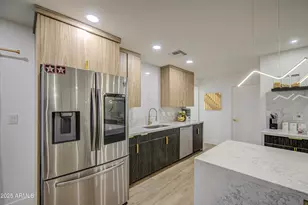 919 W Port Royale Ln, Phoenix, AZ 85023 - Photo 14