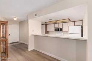 1021 S Greenfield Rd, Mesa, AZ 85206 - Photo 12