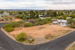 26545 S Chaparral Dr, Congress, AZ 85332 - Photo 1
