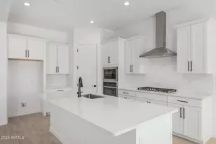 24054 N 171st Dr, Surprise, AZ 85387 - Photo 2