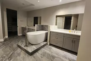 8 Biltmore Estate, Phoenix, AZ 85016 - Photo 14