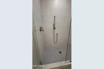 8 Biltmore Estate #325, Phoenix, AZ 85016 - Photo 20