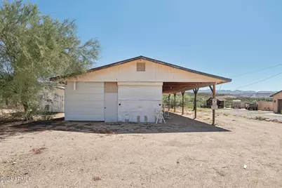 32455 S Lisa Drive, Black Canyon City, AZ 85324 - Photo 2