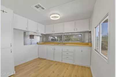 32455 S Lisa Drive, Black Canyon City, AZ 85324 - Photo 4