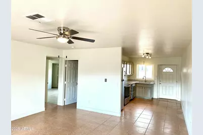 2704 E Southgate Avenue, Phoenix, AZ 85040 - Photo 12