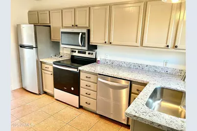 2704 E Southgate Avenue, Phoenix, AZ 85040 - Photo 6