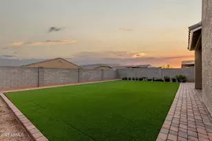 17813 W Pinnacle Vis Dr, Surprise, AZ 85387 - Photo 6