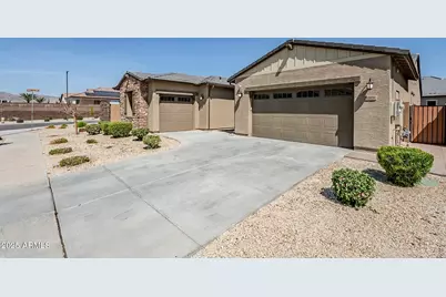 18934 W Sierra Street, Surprise, AZ 85388 - Photo 2