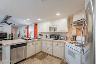 15606 S Gilbert Rd, Chandler, AZ 85225 - Photo 8