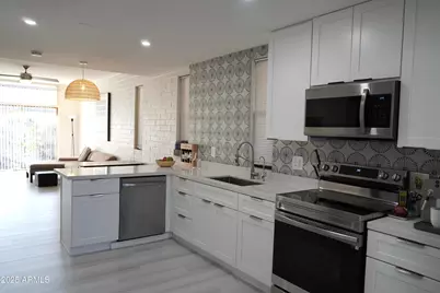 3650 E Montecito Avenue #4, Phoenix, AZ 85018 - Photo 8