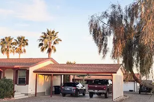 23335 W Staghorn Ln, Congress, AZ 85332 - Photo 2