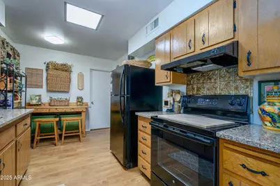 11014 W Santa Fe Drive, Sun City, AZ 85351 - Photo 6