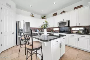 3335 W Carriage Dr, Phoenix, AZ 85086 - Photo 14